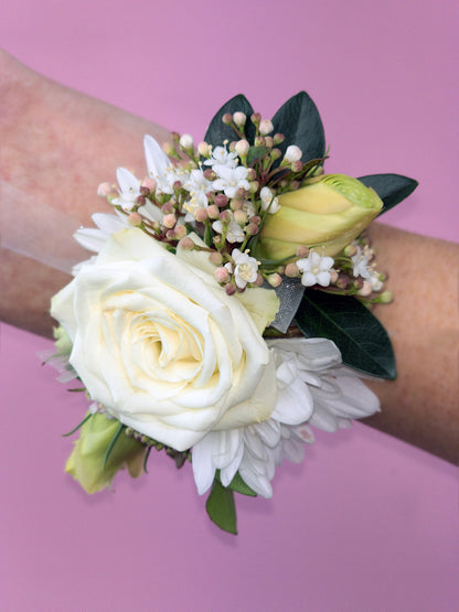 Corsage wristlet